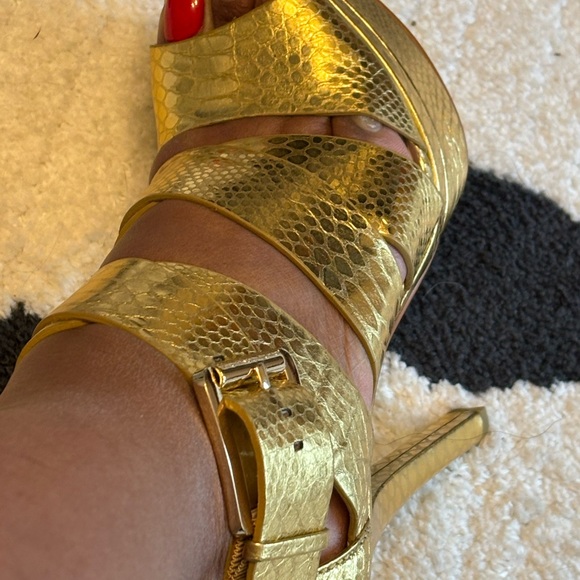 Michael Kors GOLD Platform Sandal - Picture 15 of 16